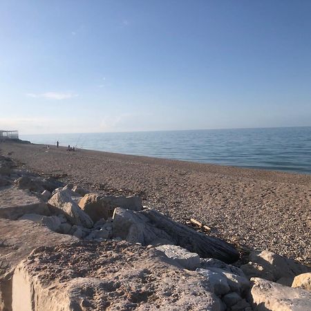 Beach Appartament Марина ди Монтемарчано Екстериор снимка