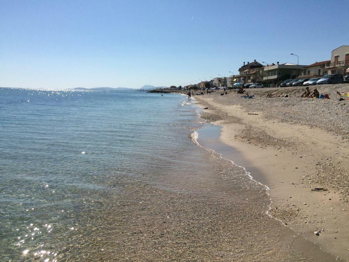 Beach Appartament Марина ди Монтемарчано Екстериор снимка
